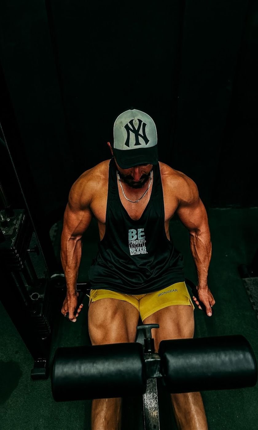 Athlete on the leg extension